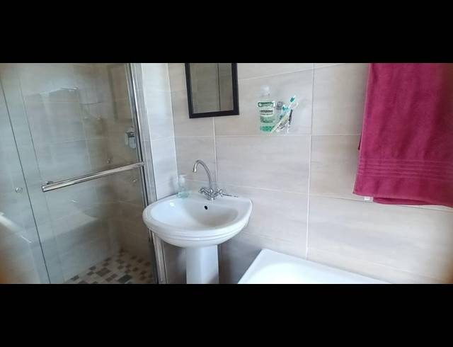 4 BEDROOM HOUSE FOR SALE IN HEATHFIELD